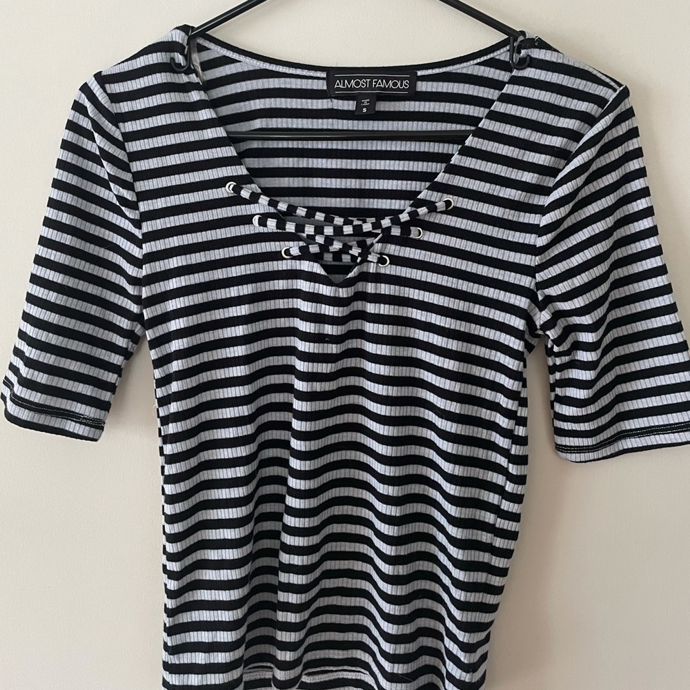 Lace Up Mid Sleeve Tee